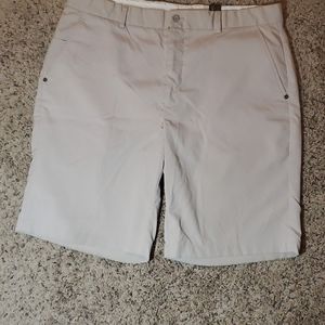 Greg Norman Size 36 Golf Shorts
